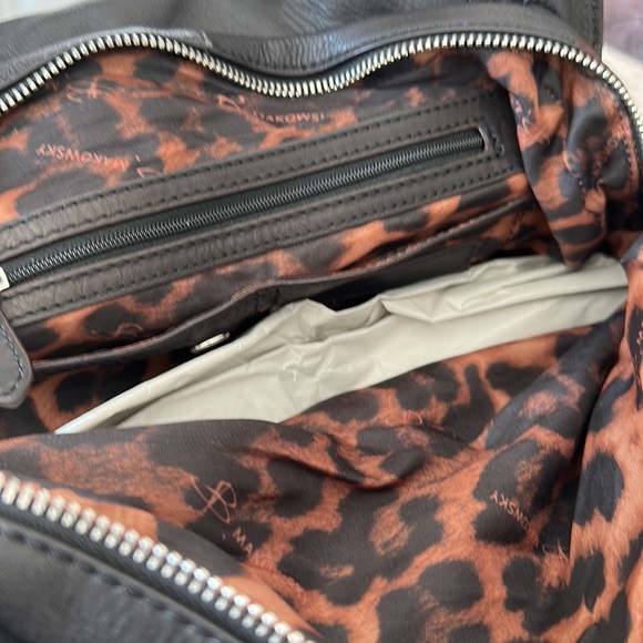 Like New - Picture 4 of 4